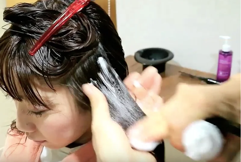 メディーフォームを塗布している写真です。